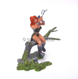 LOISEL . Figurine PIXI - "La Pelisse"